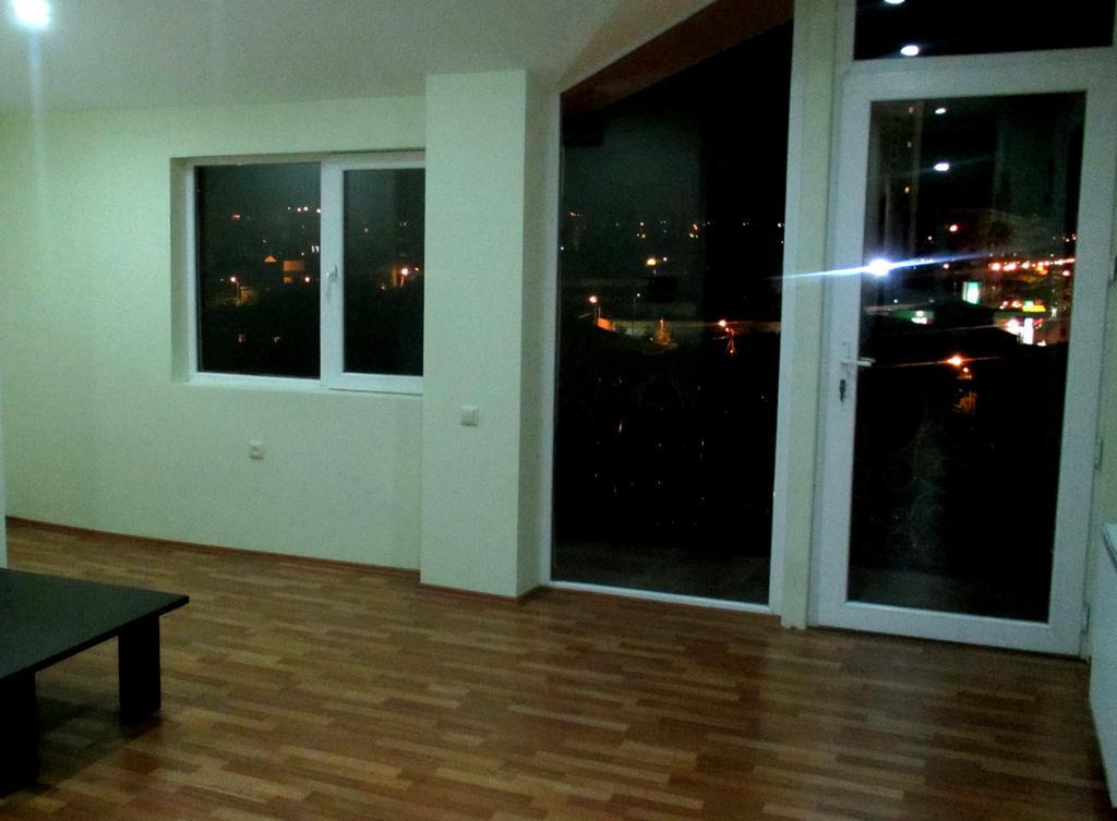 Max Comfort Hotel Kutaisi Eksteriør bilde