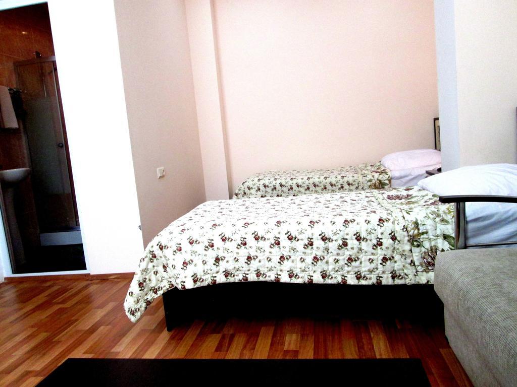 Max Comfort Hotel Kutaisi Eksteriør bilde