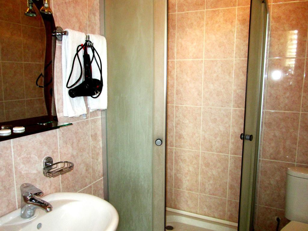 Max Comfort Hotel Kutaisi Eksteriør bilde