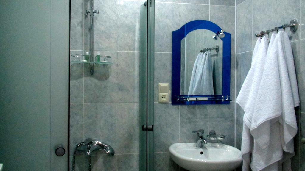 Max Comfort Hotel Kutaisi Eksteriør bilde